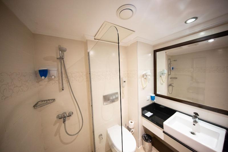 Royal Towers Hotel Kiris Екстер'єр фото